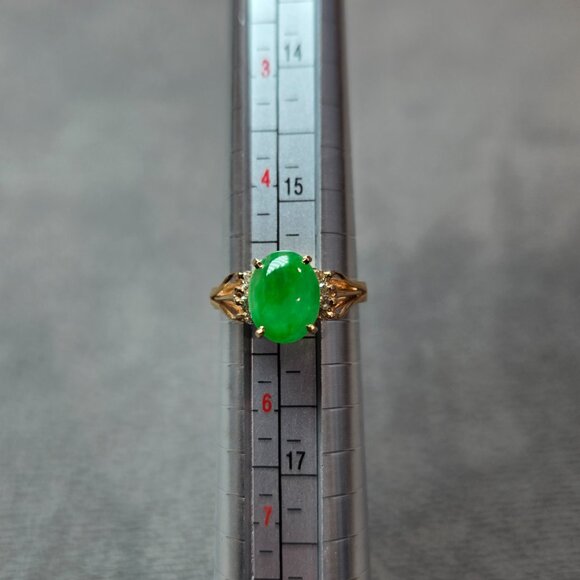 Dazzling Jade Ring with 8 Diamonds – 18K Gold, Size 5 - Picture 13 of 14